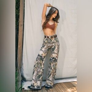 Hunting Camo High-Rise Wide Leg Jeans – Vibrant M.i.U